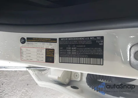 2019 Mercedes-Benz C 300 z USA, uszkodzony, nr VIN 55SWF8DB3KU293995